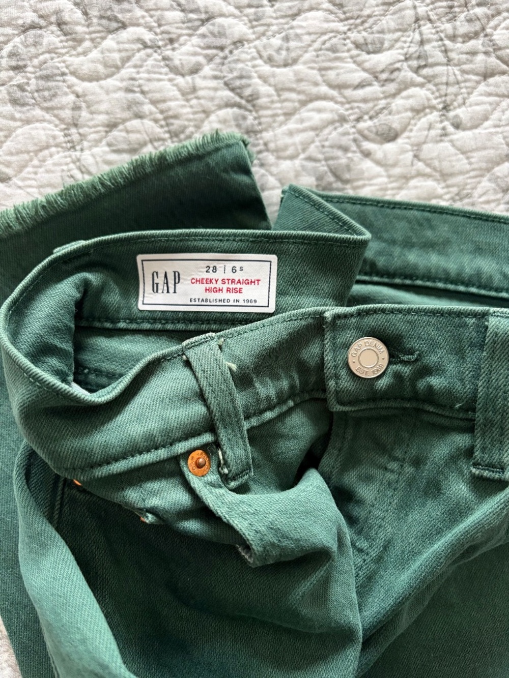 NWOT GAP Women’s High Rise Cheeky Straight Jeans in Hunter Green Size 28/6 Short - Picture 9 of 9